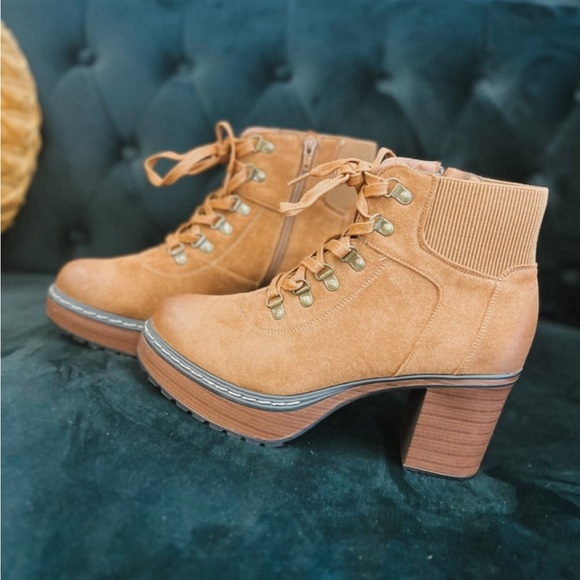 Pierre Dumas Susan Boots - Picture 2 of 6